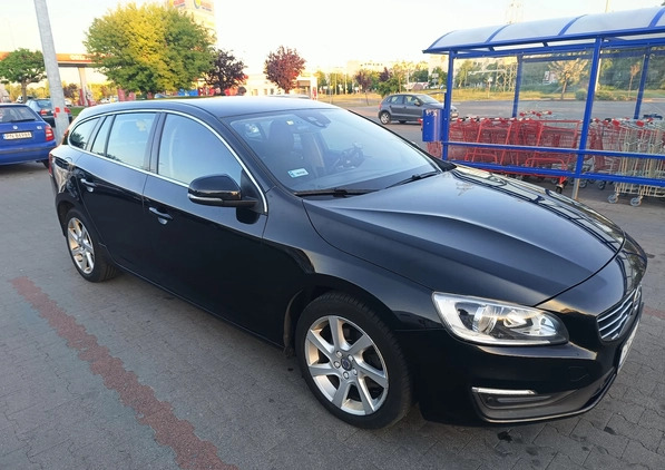 Volvo V60 cena 43900 przebieg: 248000, rok produkcji 2015 z Konin małe 67